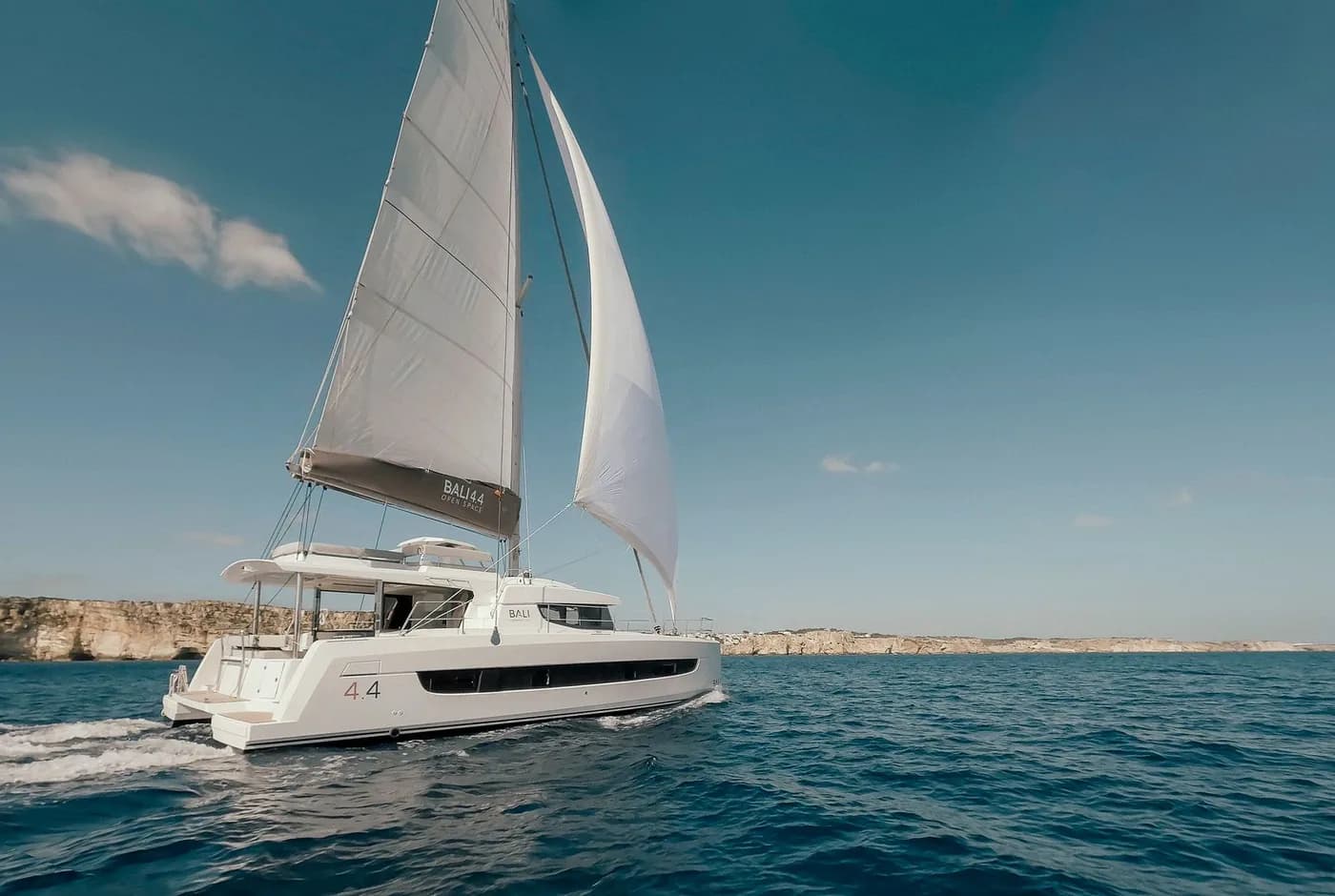 Bali 4.4 sailing catamaran under sail